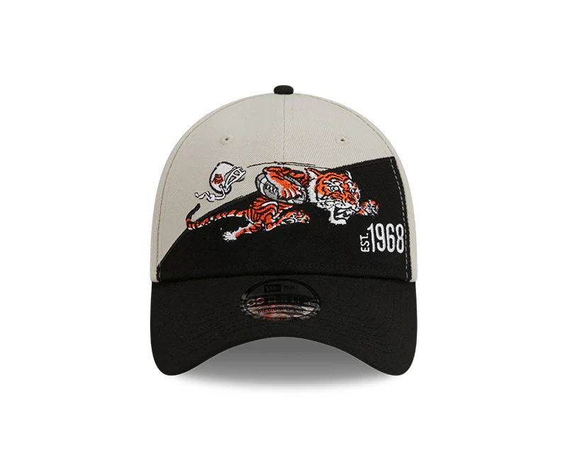 Cincinnati Bengals New Era 2023 Historic Sideline 39THIRTY Flex Hat - Cream/Black - Image 2