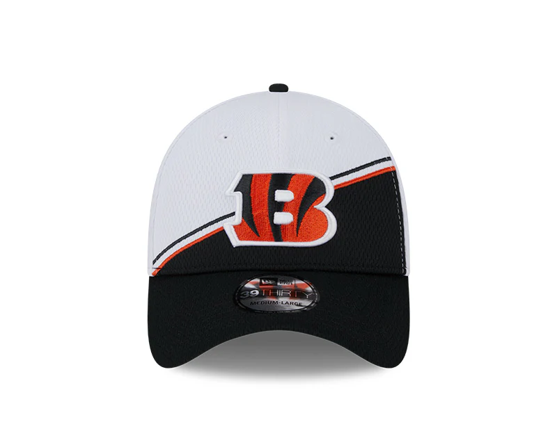 Cincinnati Bengals New Era 2023 Sideline 39THIRTY Flex Hat - White/Black - Image 2