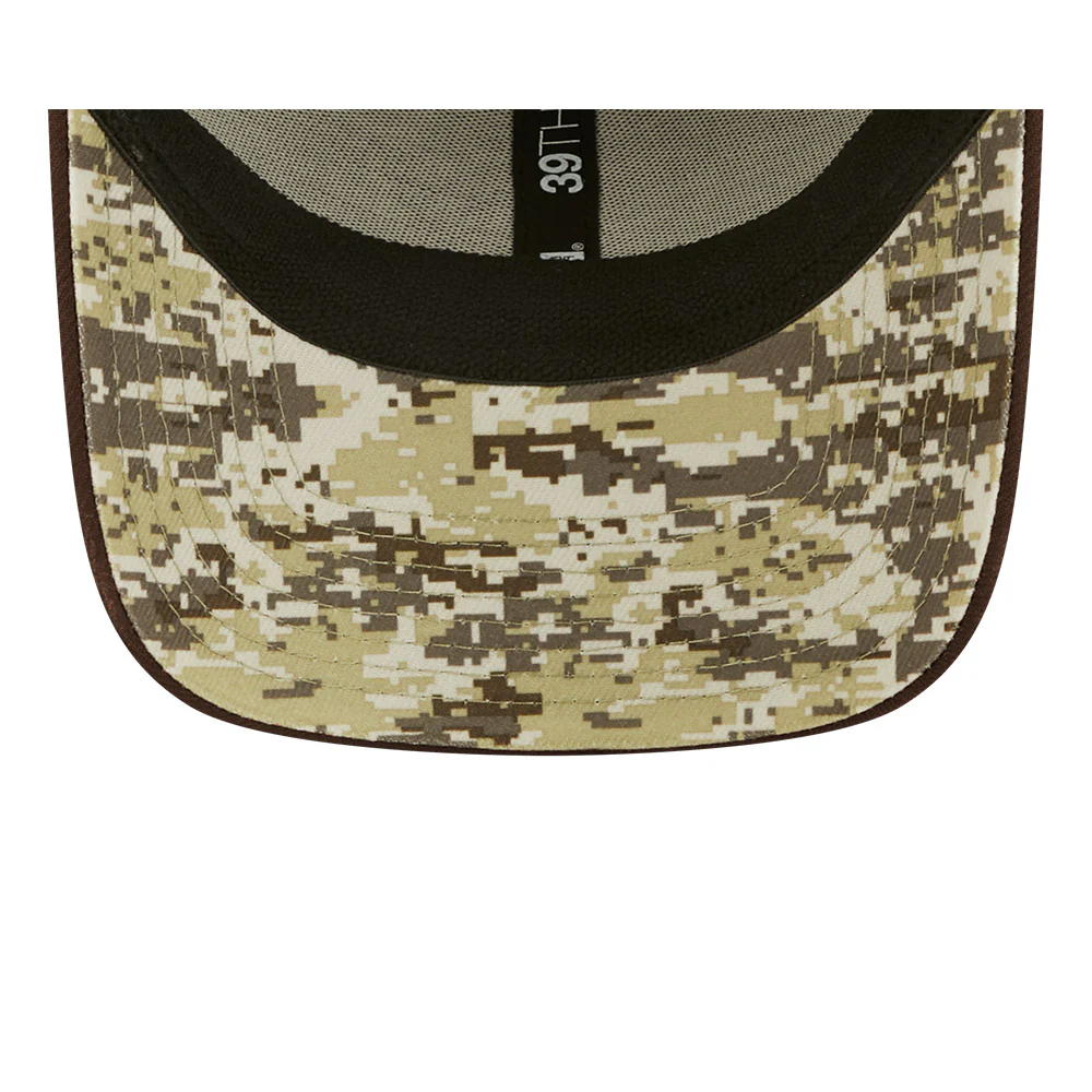 Cleveland Browns New Era 2022 Salute To Service - 39THIRTY Flex Hat - Image 2