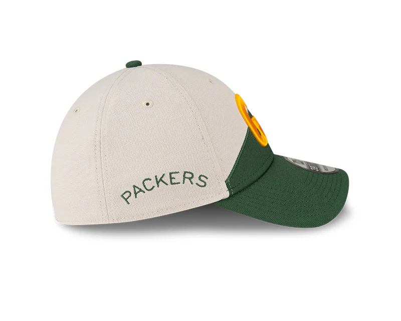 Green Bay Packers New Era 2023 Historic Sideline 39THIRTY Flex Hat - Cream/Green - Image 6