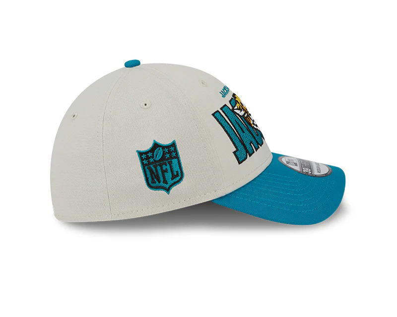 Jacksonville Jaguars New Era 2023 NFL Draft 39THIRTY Flex Hat - Cream - Image 2