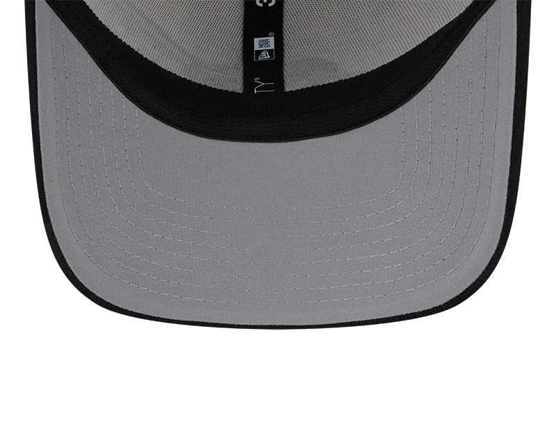 Jacksonville Jaguars New Era 2023 Sideline 39THIRTY Flex Hat - White/Black - Image 4