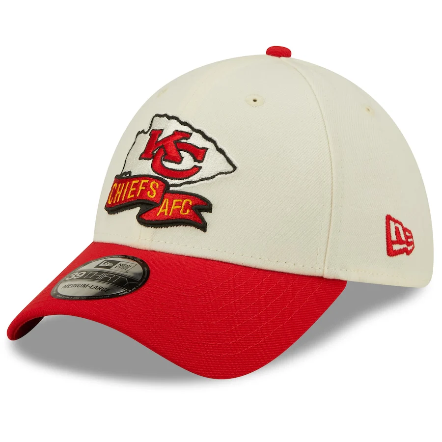 Kansas City Chiefs 2022 Sideline New Era Cream/Red - 39THIRTY 2-Tone Flex Hat - Image 4