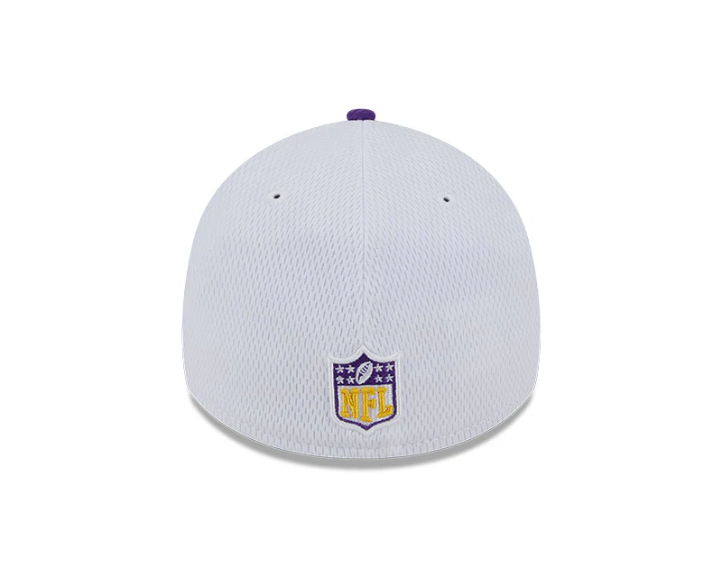 Minnesota Vikings New Era 2023 Sideline 39THIRTY Flex Hat - White/Purple - Image 2