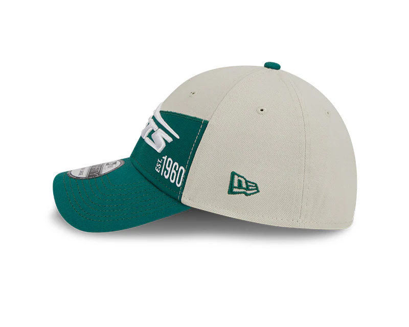 New York Jets New Era 2023 Historic Sideline 39THIRTY Flex Hat - Cream/Green - Image 4