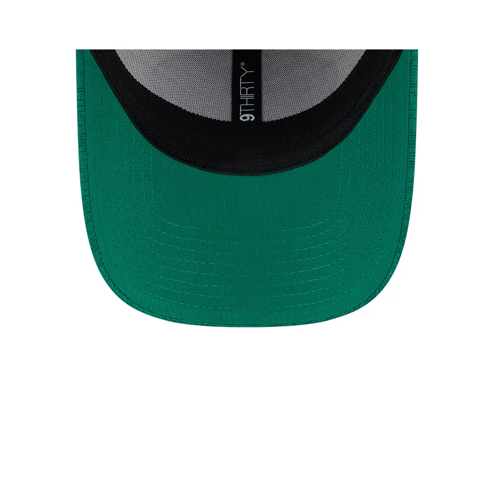 Philadelphia Eagles New Era 2024 Sideline Historic 39THIRTY Flex Hat - Stone / Green - Image 2