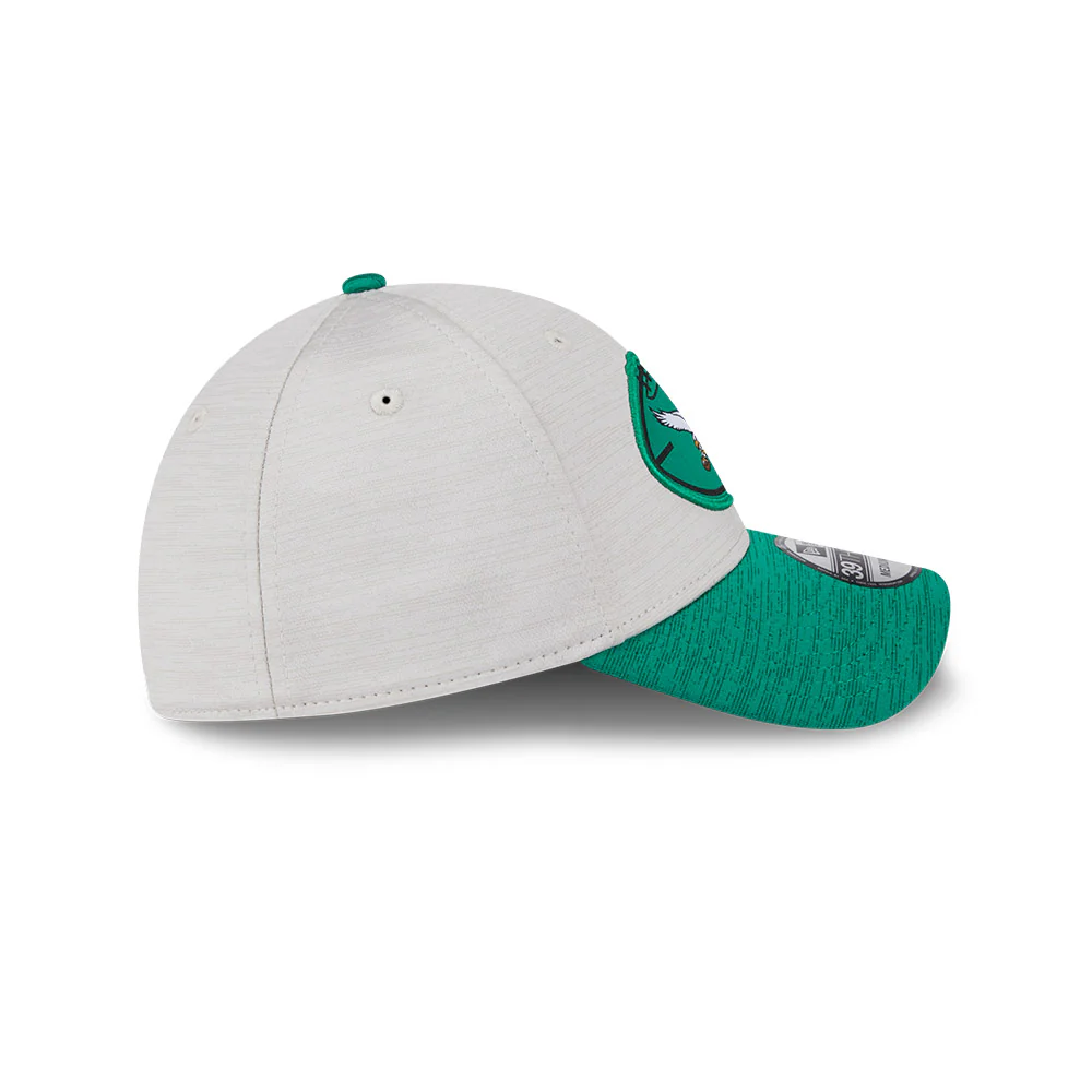 Philadelphia Eagles New Era 2024 Sideline Historic 39THIRTY Flex Hat - Stone / Green - Image 3