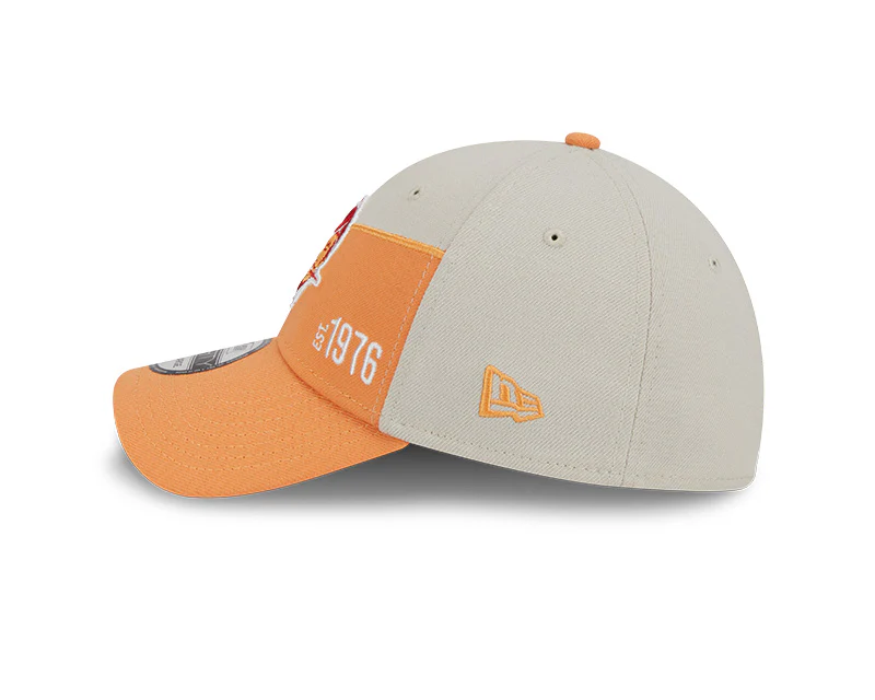 Tampa Bay Buccaneers New Era 2023 Historic Sideline 39THIRTY Flex Hat - Cream/Yellow - Image 3