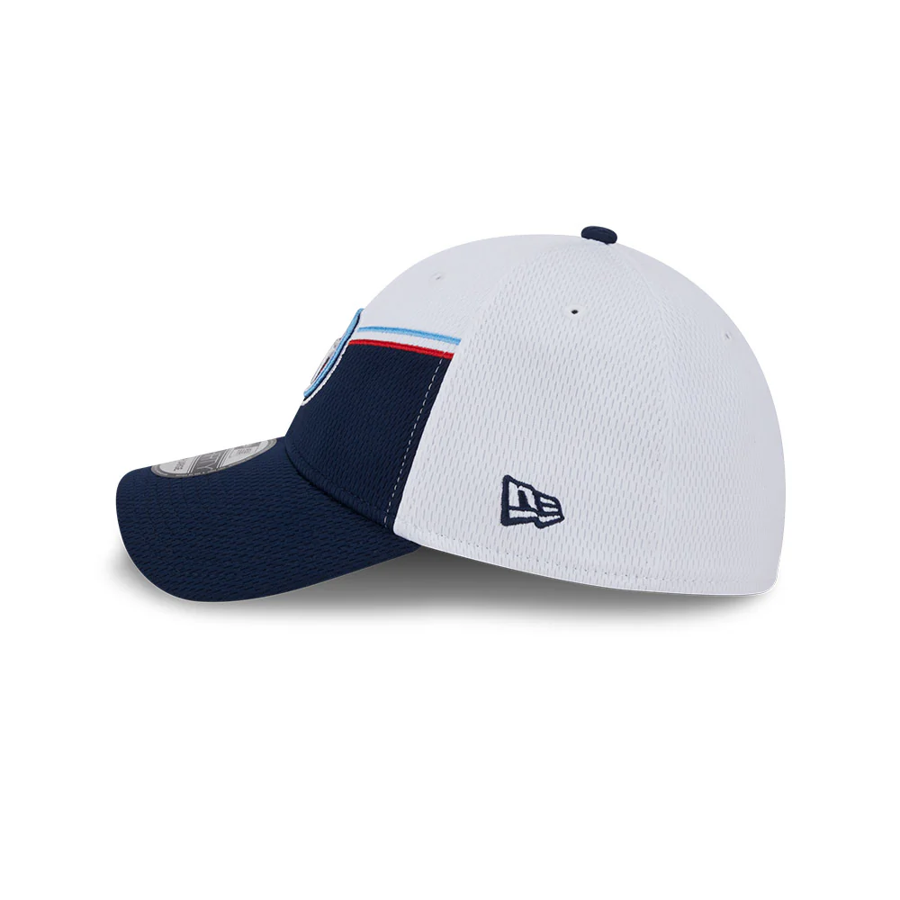 Tennessee Titans New Era 2023 Sideline 39THIRTY Flex Hat - White/Navy - Image 4