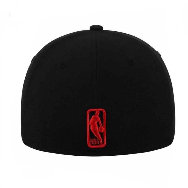 Toronto Raptors Team Classic Black/Red Ball 39Thirty FlexFit Hat - Image 2
